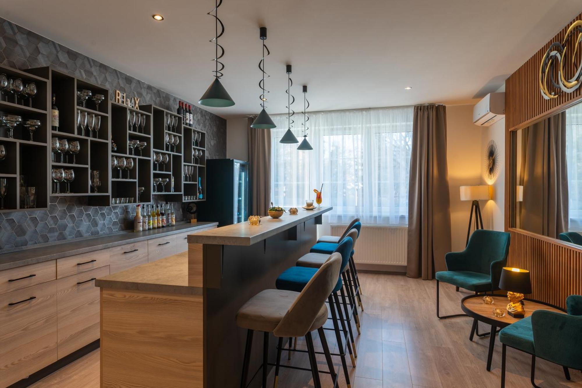 Sárvár Holdvirag Hotel מראה חיצוני תמונה