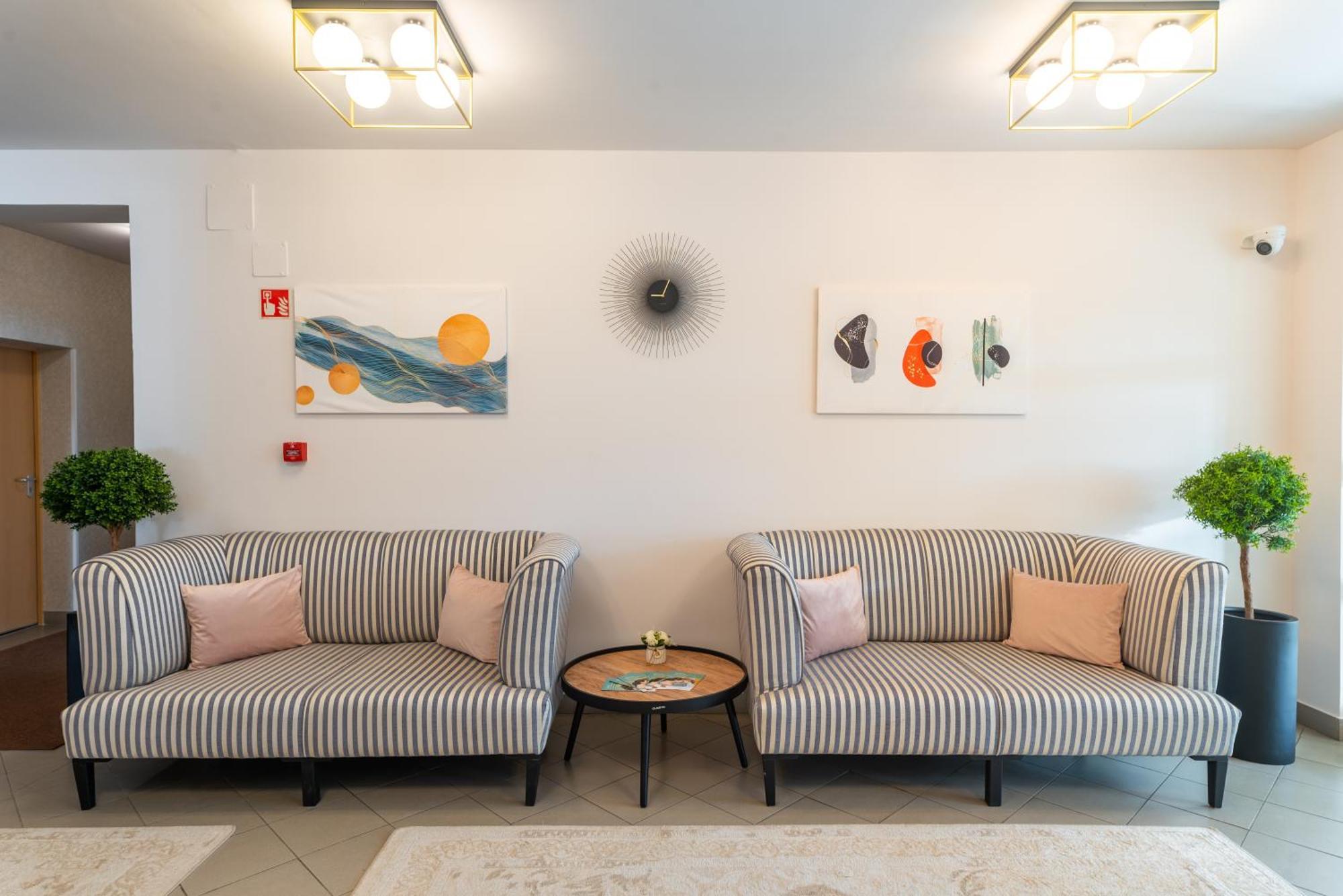 Sárvár Holdvirag Hotel מראה חיצוני תמונה