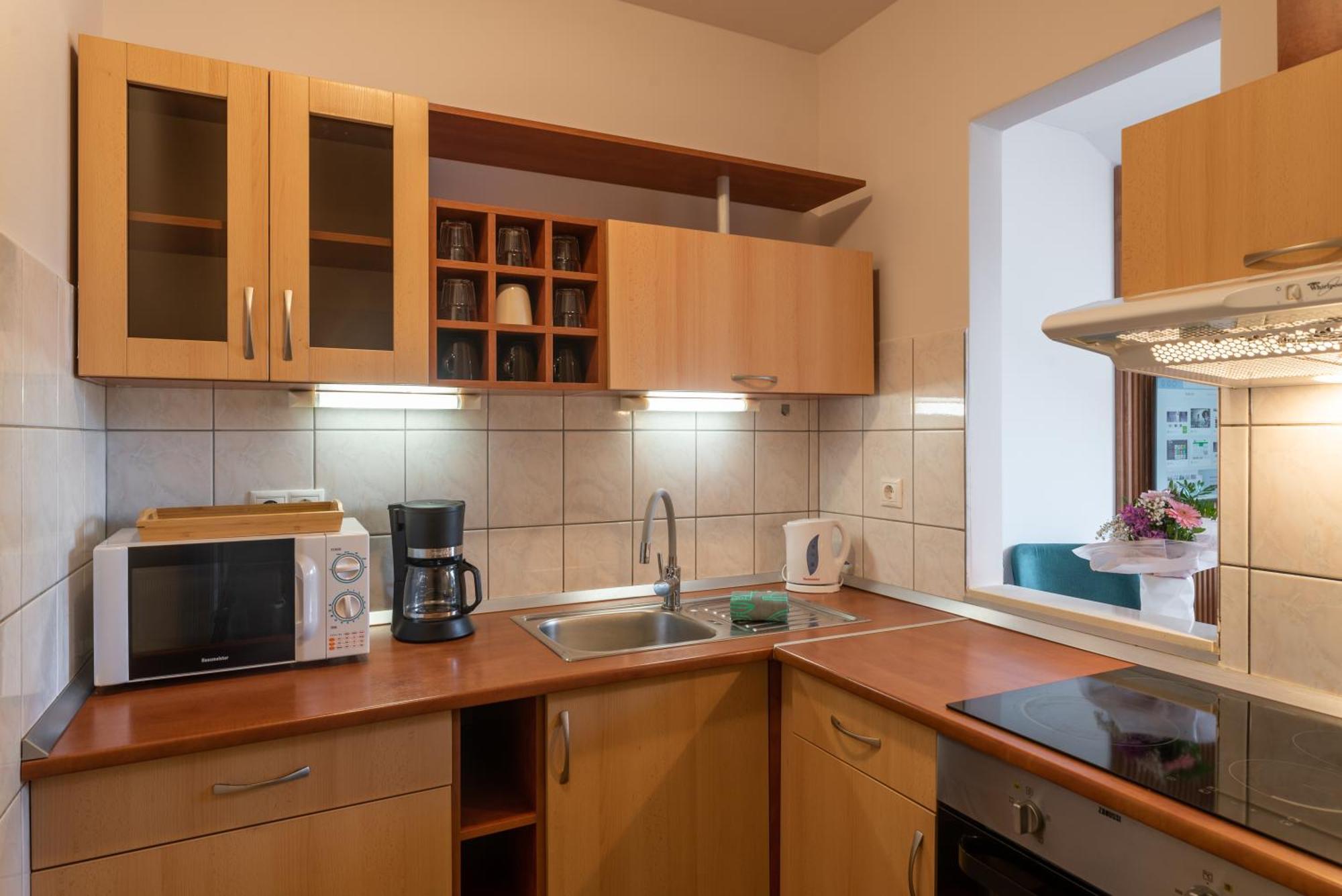 Sárvár Holdvirag Hotel מראה חיצוני תמונה
