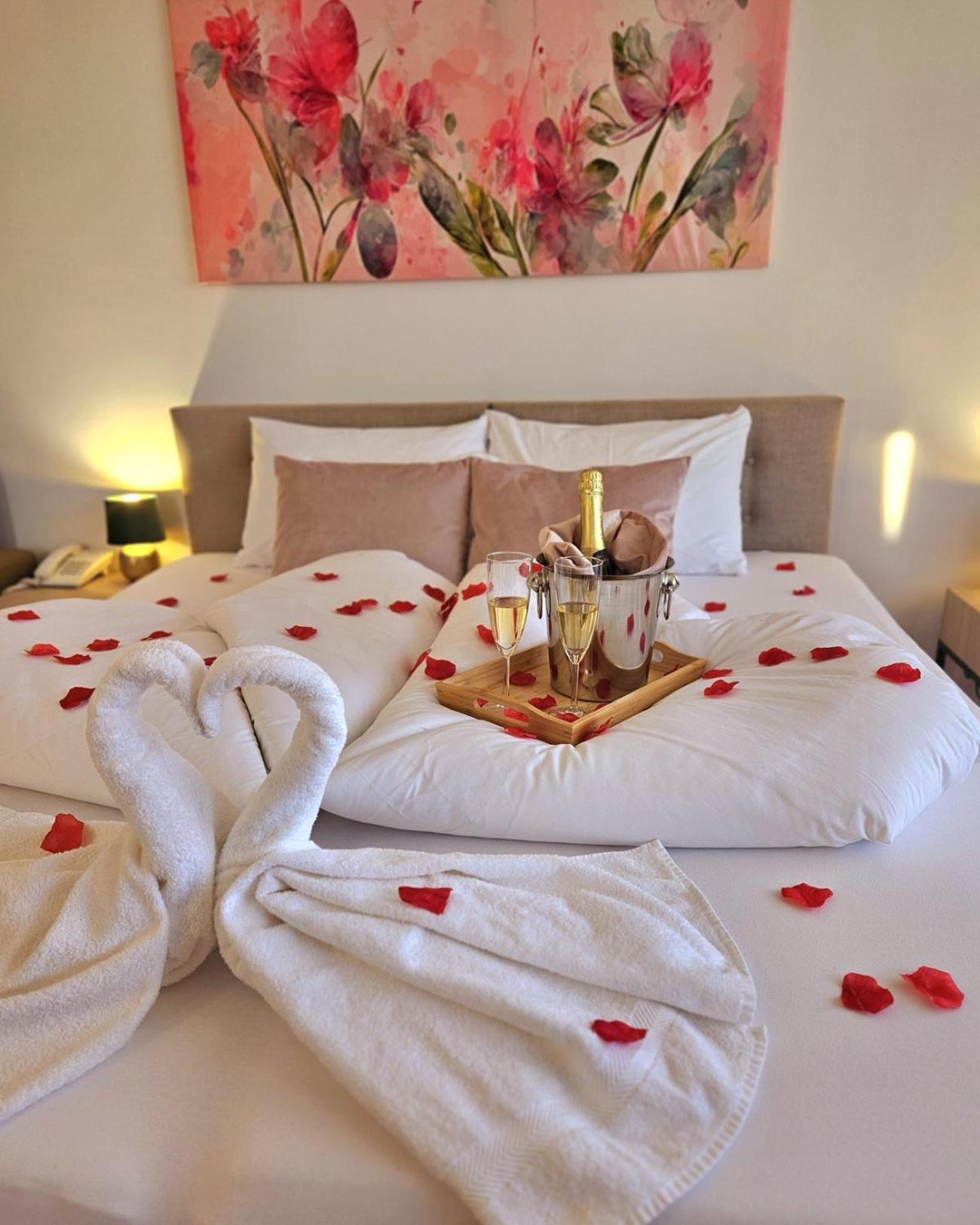 Sárvár Holdvirag Hotel מראה חיצוני תמונה