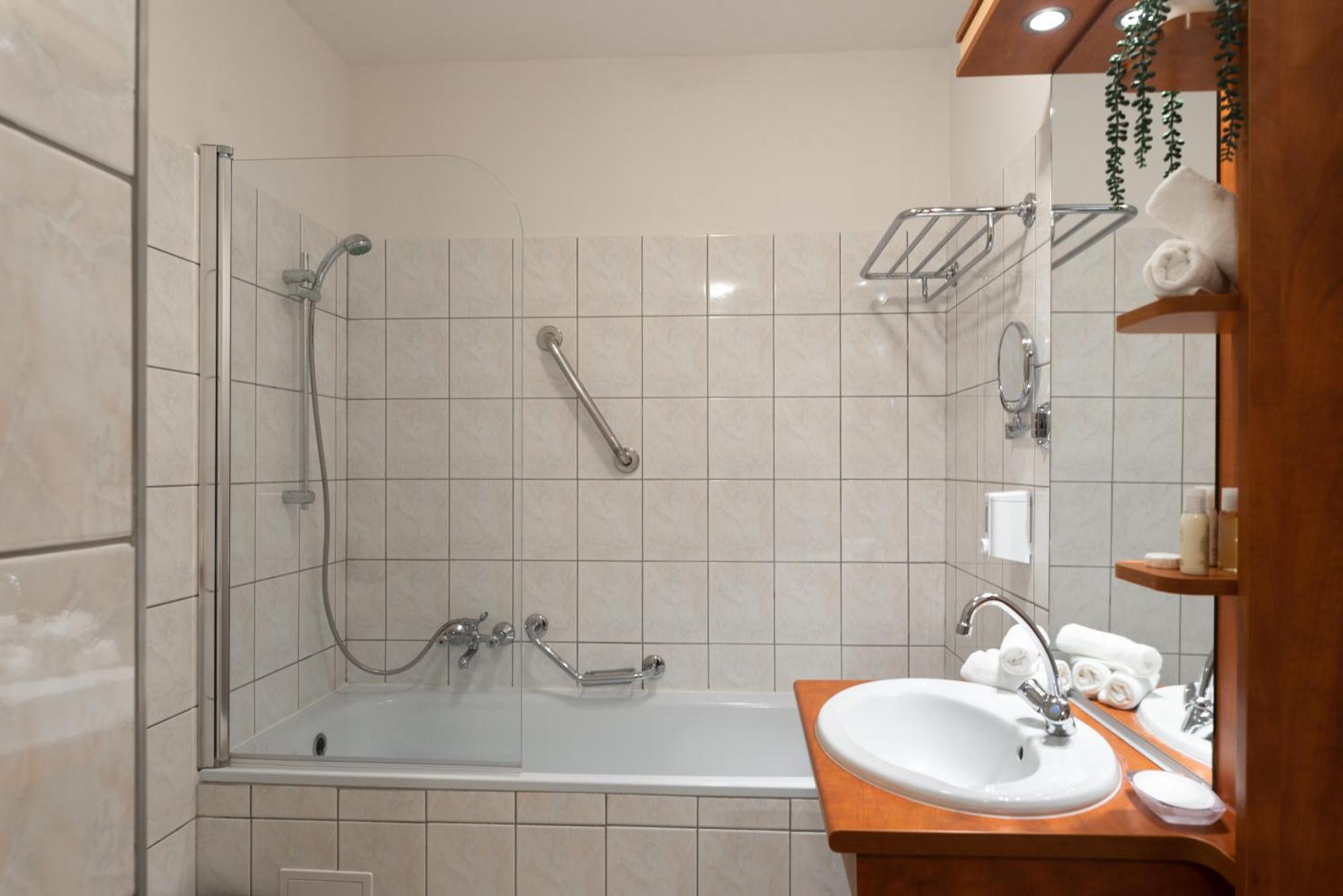 Sárvár Holdvirag Hotel חדר תמונה