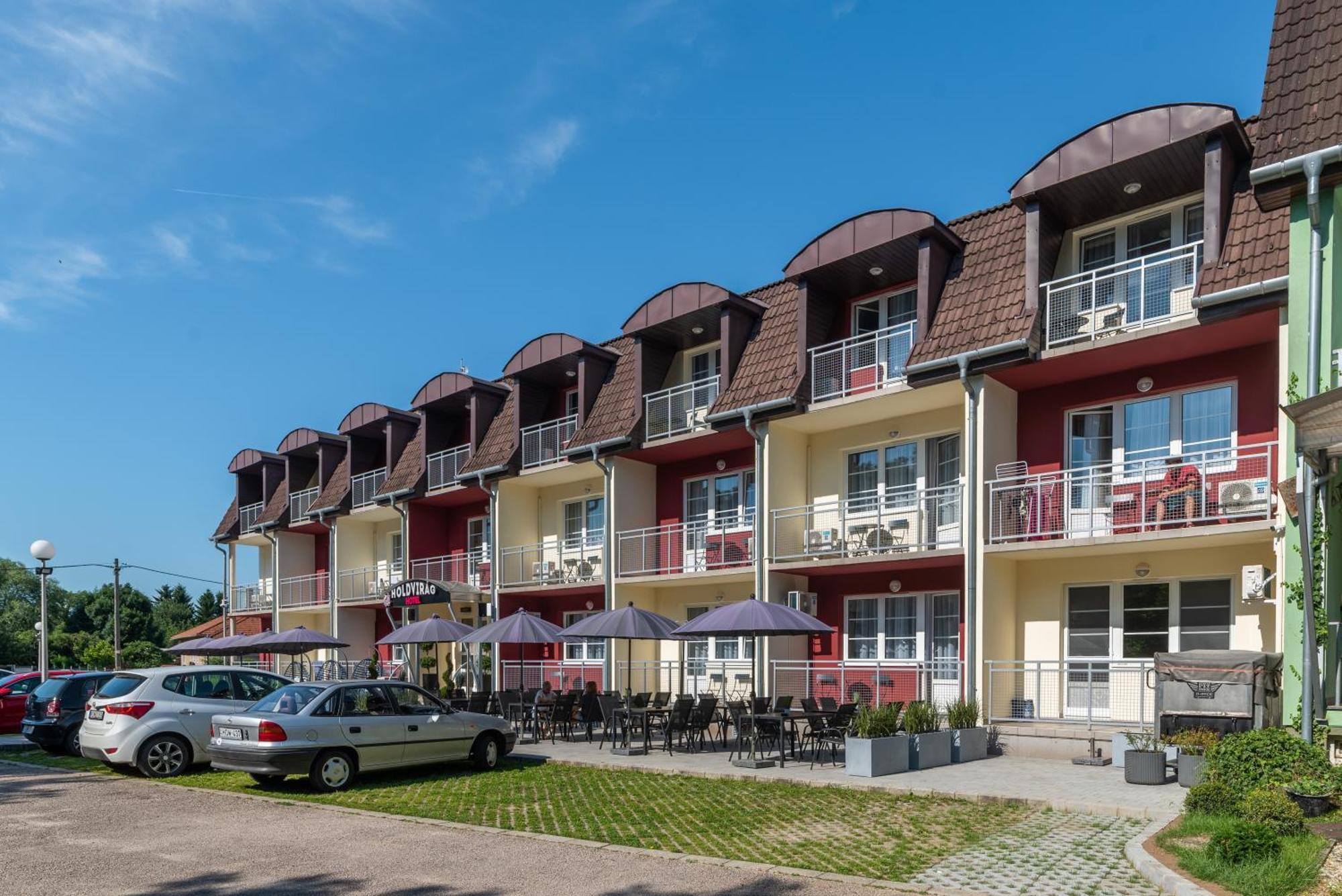 Sárvár Holdvirag Hotel מראה חיצוני תמונה